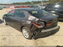 تۆیۆتا کامری